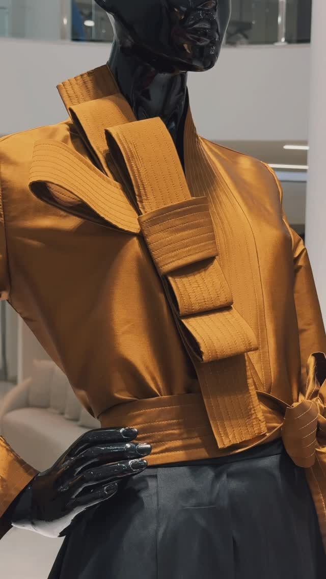 Instagram post from corpoearte. This post is in position 6.